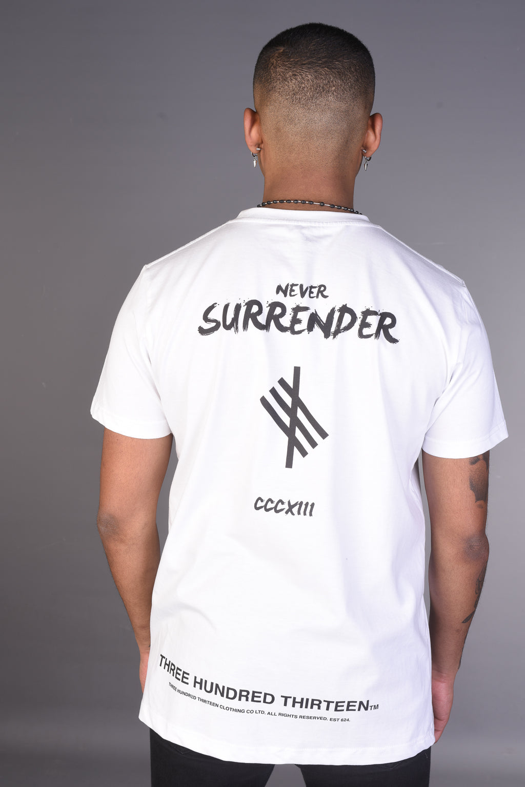 NEVER SURRENDER Symbolic Logo T Shirt - White